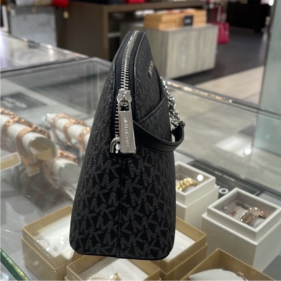 MICHAEL KORS Jet Set Medium Logo Dome - Picture 4 of 15